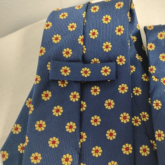 ❤️HAWES & CURTIS Daisies Handmade in England Silk Necktie Tie - Picture 7 of 8